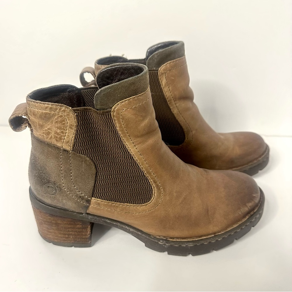 Born Madyson Chelsea Lug Sole Chunky Block Heel Taupe Leather Suede Boots 7M